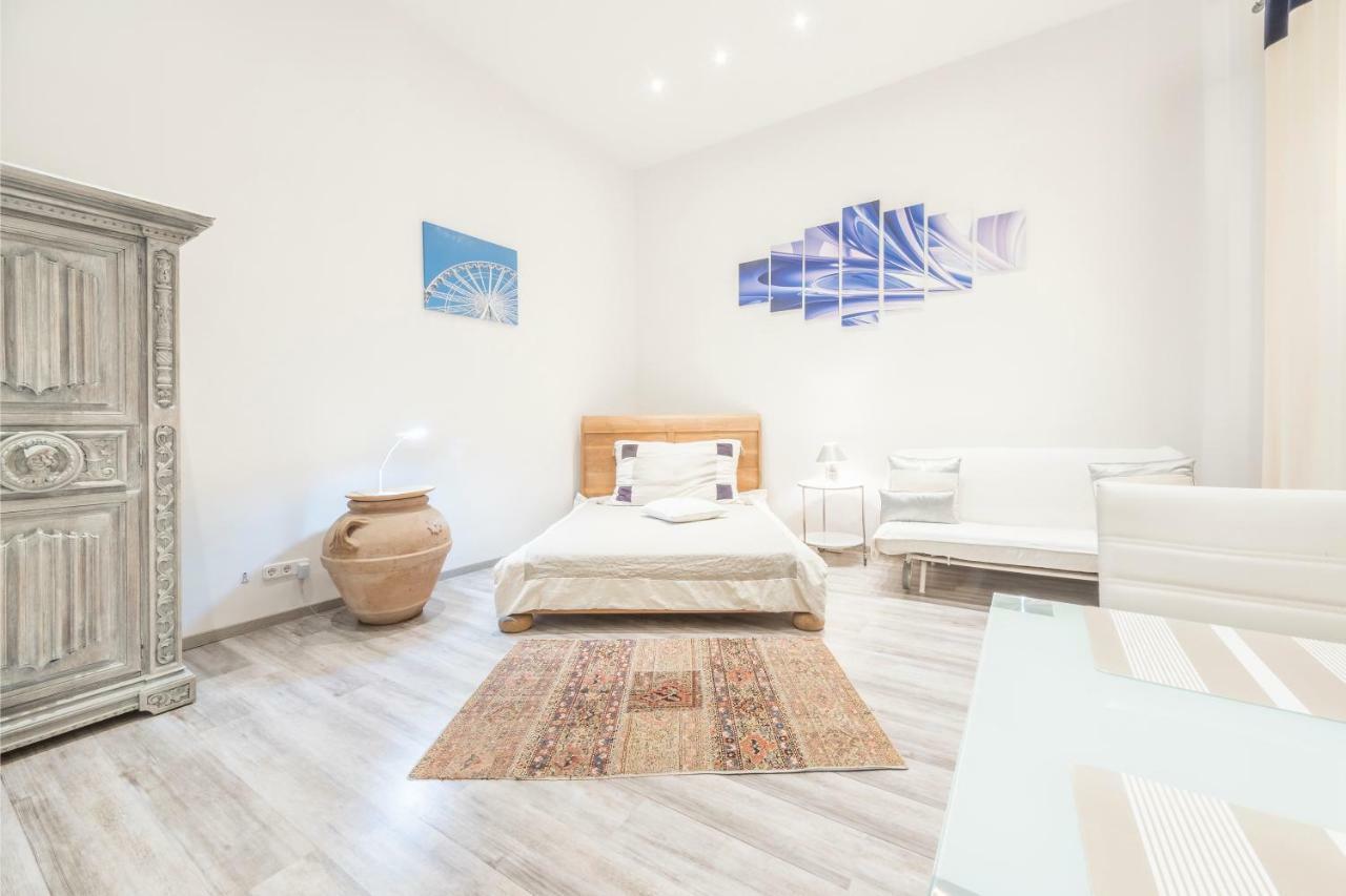 Atlanta Apartment Is In The Heart Of Boedapest Buitenkant foto